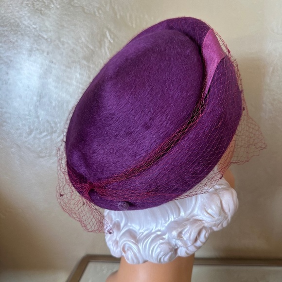 STUPENDOUS 1940s\' PURPLE FURRY FELT TAM WITH MATCHING VEIL main image 4